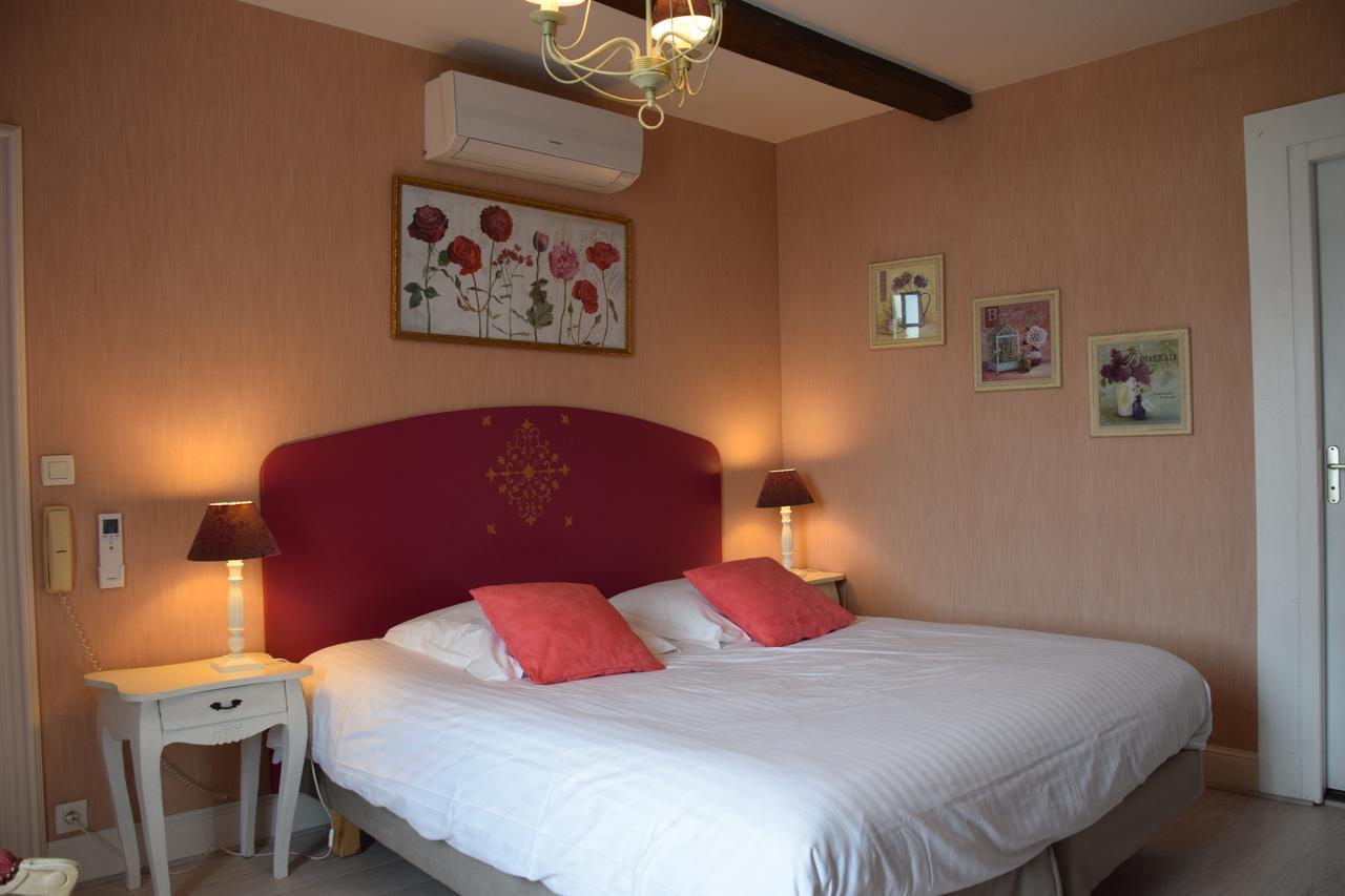 Hotel Logis Domaine Du Prieure Tonnay-Boutonne Exterior foto