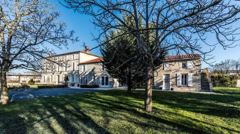 Hotel Logis Domaine Du Prieure Tonnay-Boutonne Exterior foto